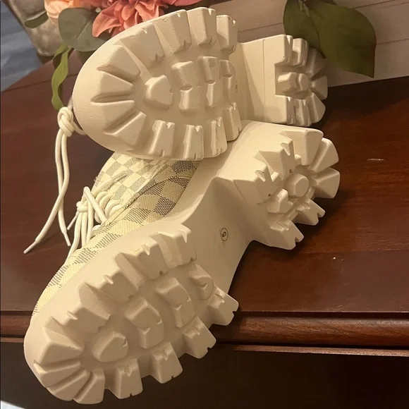 Checkered Lace-Up Ankle Boots - Picture 6 of 6